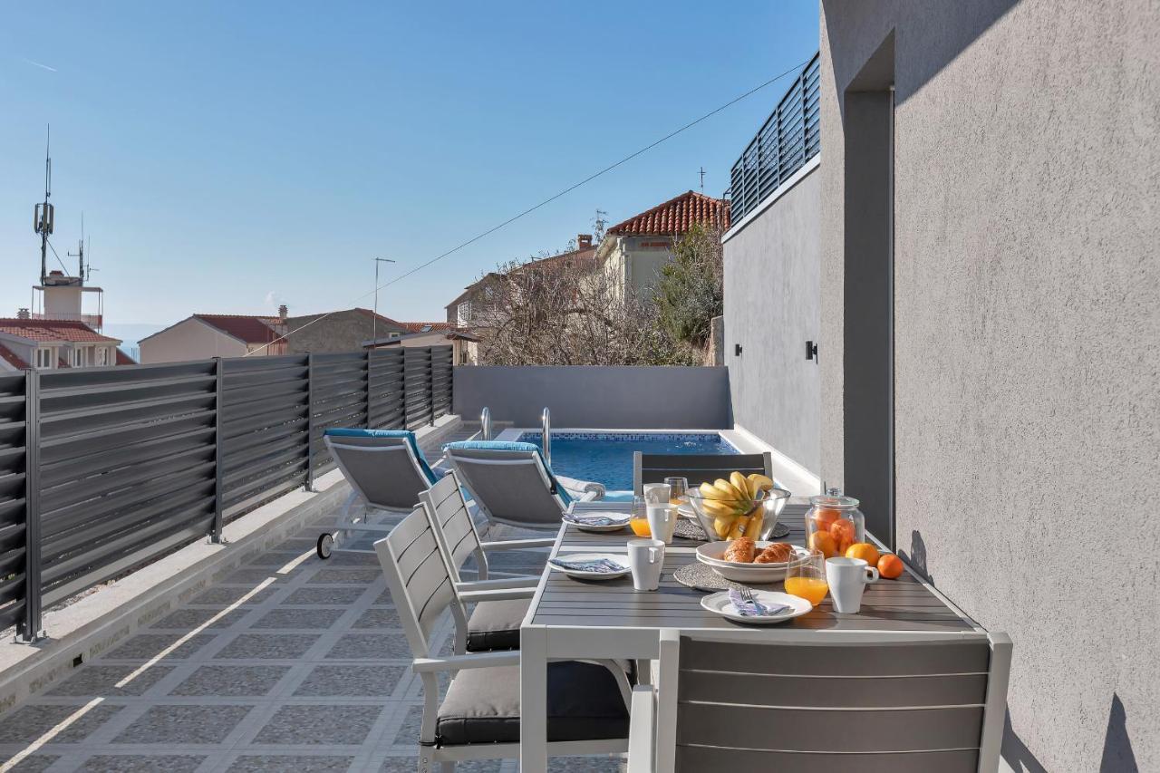 Apartment Lotte With Private Pool In The City Center! Макарска Экстерьер фото