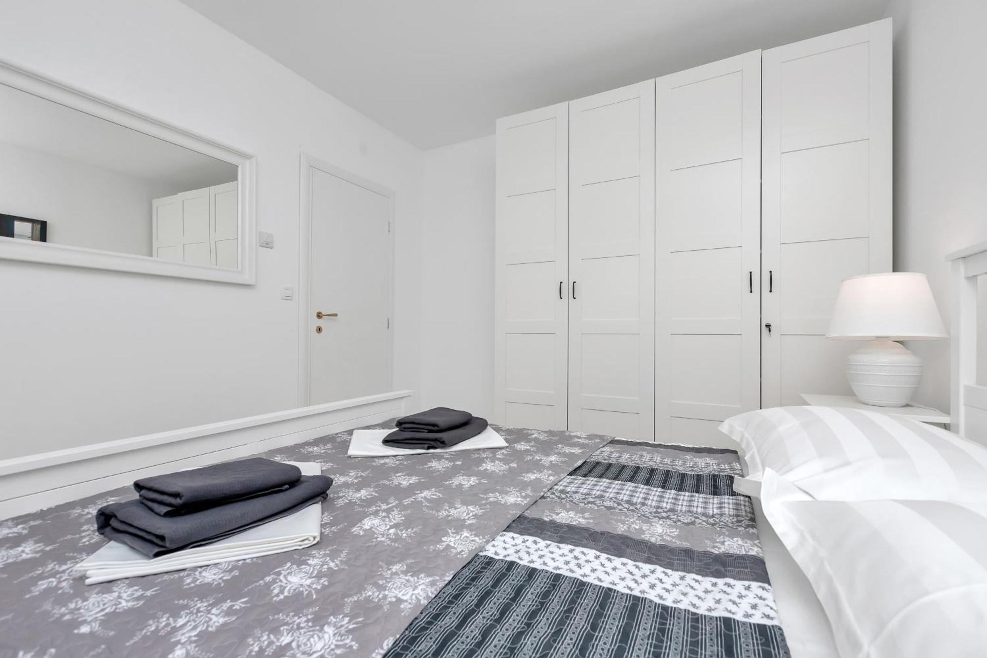 Apartment Lotte With Private Pool In The City Center! Макарска Номер фото