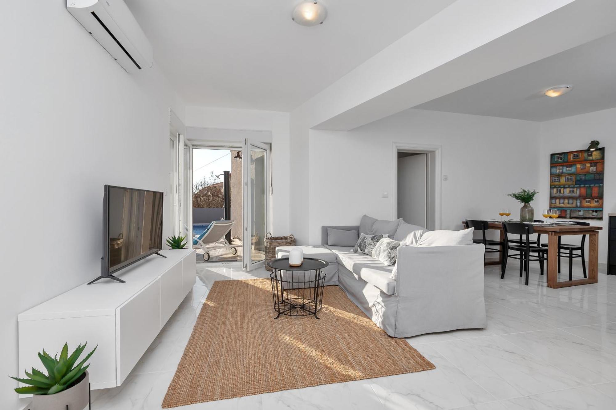Apartment Lotte With Private Pool In The City Center! Макарска Номер фото
